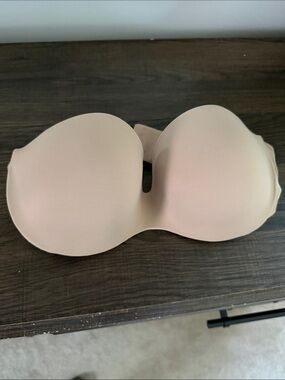 Warner's Strapless Backless Adhesive Bra in Nude